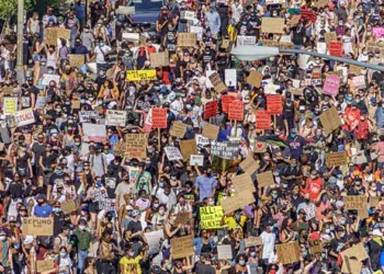 Demonstration against the low traffic neighborhood (LTN) schemes